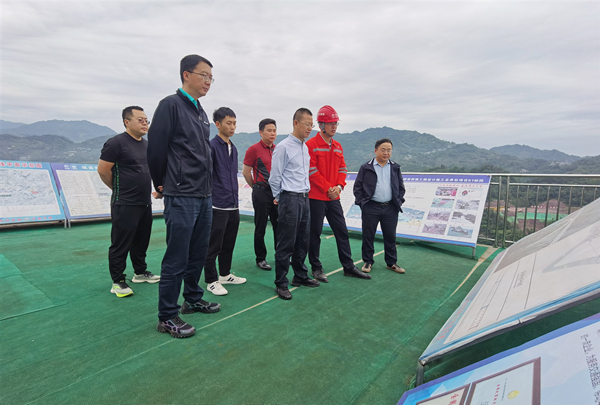 省交通厅总工程师王茂奎督导乐西项目安全环保工作_副本.jpg 省交通厅总工程师王茂奎督导乐西项目安全环保工作_副本.jpg