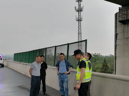绵九公司董事长曾杰一行检查通车路段汛期安全工作.jpg 绵九公司董事长曾杰一行检查通车路段汛期安全工作.jpg