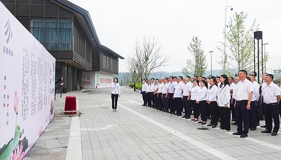 集体诵读勤廉赋-小图.jpg 集体诵读勤廉赋-小图.jpg