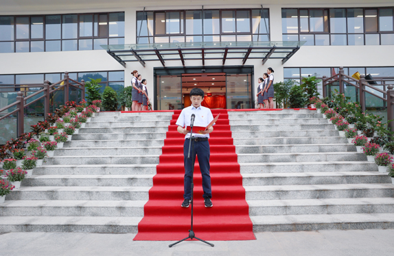 升旗仪式3.jpg 升旗仪式3.jpg