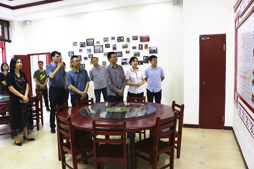 510川高公司党委委员、董事、副总经理王健深入川东公司开展“我为员工办实事”调研工作 (3)_副本_副本.jpg 510川高公司党委委员、董事、副总经理王健深入川东公司开展“我为员工办实事”调研工作 (3)_副本_副本.jpg