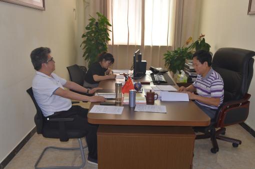 广巴公司开展“不忘初心、牢记使命”主题教育谈心谈话一.jpg 广巴公司开展“不忘初心、牢记使命”主题教育谈心谈话一.jpg