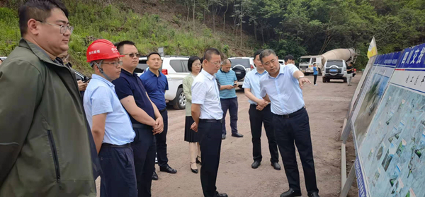 省交通运输厅总工程师王茂奎一行赴乐西高速项目调研指导工作2_副本.jpg 省交通运输厅总工程师王茂奎一行赴乐西高速项目调研指导工作2_副本.jpg