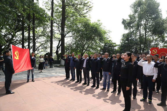 川南公司赴赵一曼纪念馆开展廉洁教育活动3_副本.jpg 川南公司赴赵一曼纪念馆开展廉洁教育活动3_副本.jpg