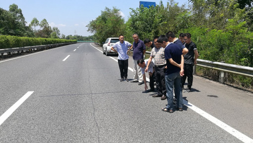 no223-南渝高速2019年路面预防性养护工程评审会在成南公司召开1(何金橦).jpg no223-南渝高速2019年路面预防性养护工程评审会在成南公司召开1(何金橦).jpg