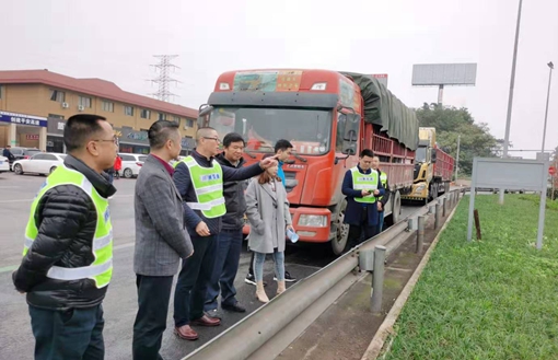 宜宾东服务区景观提升检查工作.jpg 宜宾东服务区景观提升检查工作.jpg