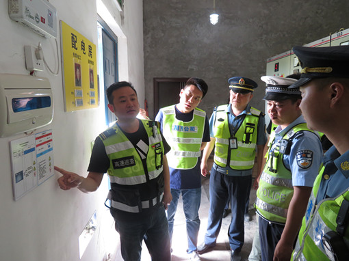 C:\Users\Administrator\Desktop\IMG_7804_副本.jpg C:\Users\Administrator\Desktop\IMG_7804_副本.jpg