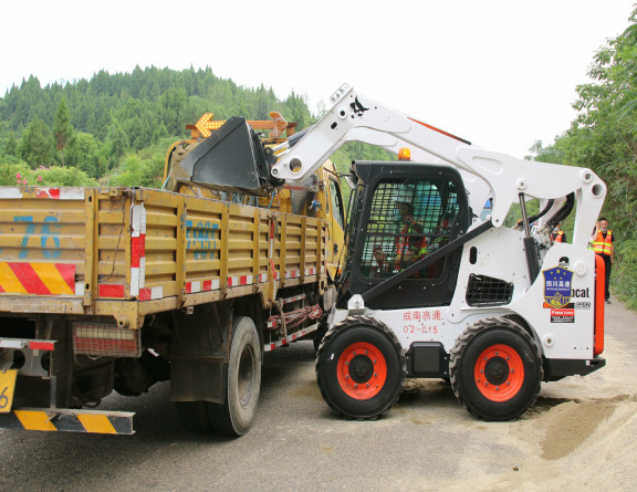 no189-成南公司组织开展“2020年突发地质灾害抢险应急预案演练”活动(郑华).jpg no189-成南公司组织开展“2020年突发地质灾害抢险应急预案演练”活动(郑华).jpg