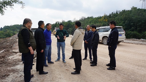 川高公司党委书记、董事长何刚一行赴九绵高速项目通车段检查指导工作 -1.jpg
