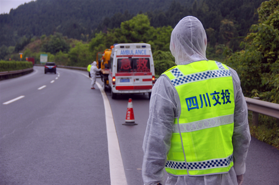 疫情当前、勇担使命.JPG 疫情当前、勇担使命.JPG