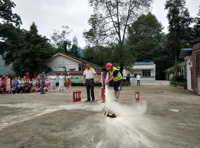 2019.6.19仁沐高速全面开展震后首日各项工作 (3).jpg