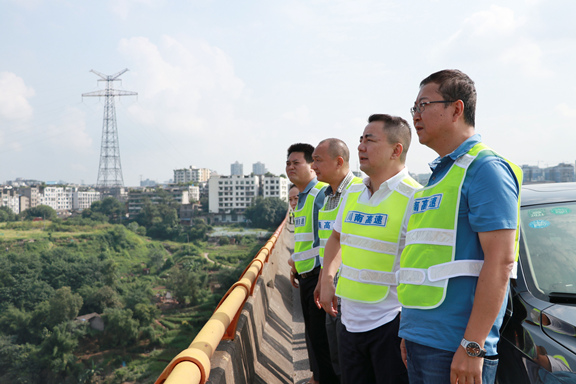 李董督导宜宾处防汛工作1.jpg 李董督导宜宾处防汛工作1.jpg