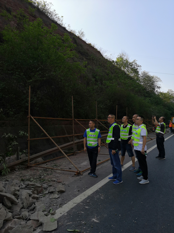 2-2005291A0403C.jpg 2-2005291A0403C.jpg