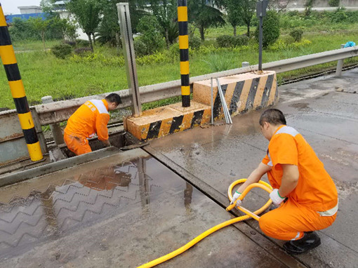 C:\Users\Administrator\Desktop\广安管理处积极完成计重秤台淤泥清理工作\广安管理处积极完成计重秤台淤泥清理工作\4_副本.jpg C:\Users\Administrator\Desktop\广安管理处积极完成计重秤台淤泥清理工作\广安管理处积极完成计重秤台淤泥清理工作\4_副本.jpg