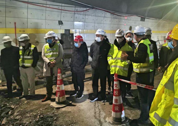 20200316川高公司组织考察组考察都汶高速隧道施工防疫管控及现场施工工作.jpg 20200316川高公司组织考察组考察都汶高速隧道施工防疫管控及现场施工工作.jpg