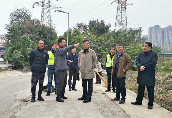 20201127厅高管局党委副书记、副局长邓洪到川西公司调研收费站排堵保畅及服务区提档升级工作__Fotor.jpg 20201127厅高管局党委副书记、副局长邓洪到川西公司调研收费站排堵保畅及服务区提档升级工作__Fotor.jpg