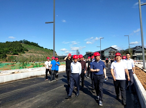5.16川高公司监事会主席何刚一行调研指导恩阳服务区等项目2.jpg 5.16川高公司监事会主席何刚一行调研指导恩阳服务区等项目2.jpg