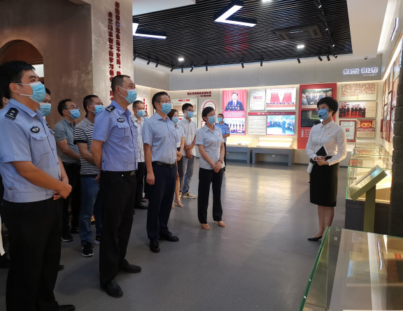 no232-南充管理处党支部与联建支部开展廉洁教育主题党日活动(屈璐).jpg no232-南充管理处党支部与联建支部开展廉洁教育主题党日活动(屈璐).jpg