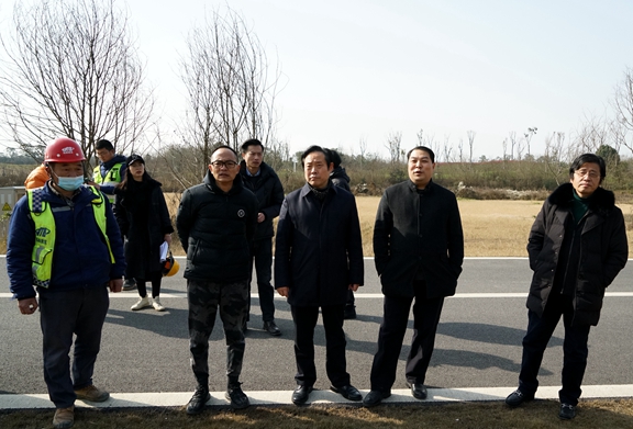 20210111川西公司党委书记、董事长刘宏调研督导成都绕城高速重点工程项目进展 (3)_副本.jpg