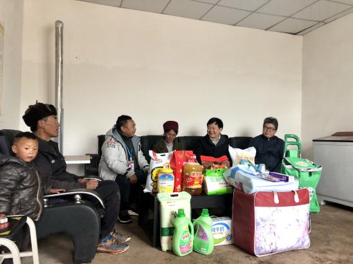 广巴公司持续开展“城乡党建、结对共建”活动.jpg 广巴公司持续开展“城乡党建、结对共建”活动.jpg