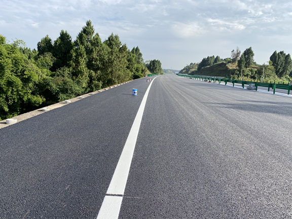 11.12双组份标线576.jpg 11.12双组份标线576.jpg