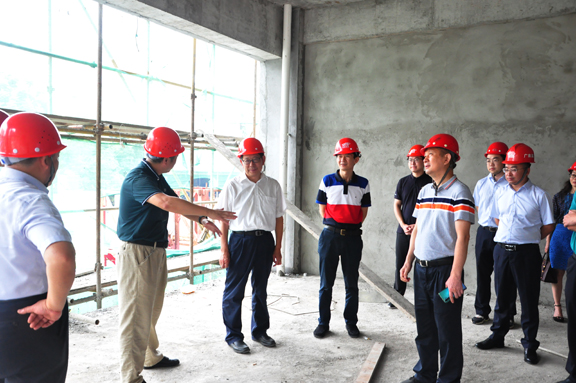 川高公司党委副书记、总经理王孝国及工会主席吴朝金一行到广南公司调研指导工作2.jpg 川高公司党委副书记、总经理王孝国及工会主席吴朝金一行到广南公司调研指导工作2.jpg
