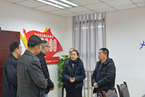 (公司新闻)12.12_机场收费站职工小家顺利通过川高公司工会考核验收组检查12_副本.jpg (公司新闻)12.12_机场收费站职工小家顺利通过川高公司工会考核验收组检查12_副本.jpg