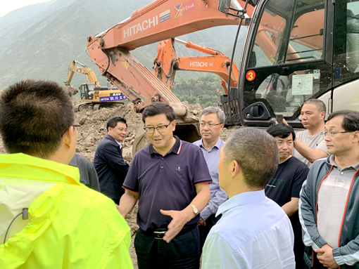 20190821四川省副省长尧斯丹赴都汶高速“8.20”泥石流抢险工程现场调研指导工作.png