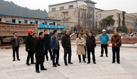 冯主席调研2.jpg 冯主席调研2.jpg