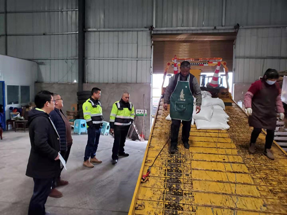 宜宾管理处积极应对恶劣天气 及时保障道路安全畅通 (3)_副本.jpg 宜宾管理处积极应对恶劣天气 及时保障道路安全畅通 (3)_副本.jpg