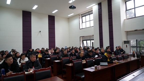 20191224川西公司组织召开取消省界站收费政策培训会 (2)_副本.jpg