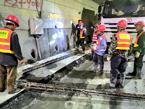 20191230都汶高速公路隧道病害处治工程施工有序 力保春运期车辆暂通行_副本.jpg 20191230都汶高速公路隧道病害处治工程施工有序 力保春运期车辆暂通行_副本.jpg