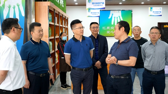 20200514省交通运输厅党组成员、副厅长张勇调研都汶高速汛期安全工作 (3)_副本.jpg