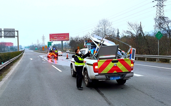 20200222川西公司迅速贯彻落实恢复正常交通秩序电视电话会议精神 (1)_副本.jpg