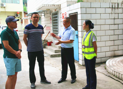 no135-成南公司总经理董胜勇带队检查指导收费管理工作(何章军).jpg no135-成南公司总经理董胜勇带队检查指导收费管理工作(何章军).jpg