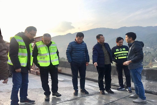 何刚 (3).jpg 何刚 (3).jpg