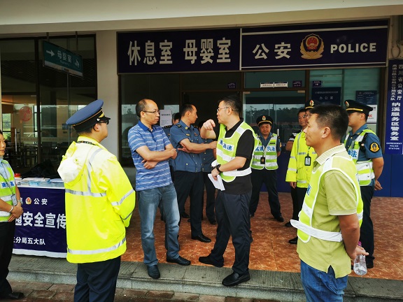 厅高管局总工张敏一行检查照片.jpg 厅高管局总工张敏一行检查照片.jpg