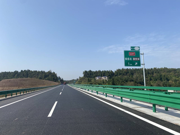 1209交安工程现场_576.jpg 1209交安工程现场_576.jpg