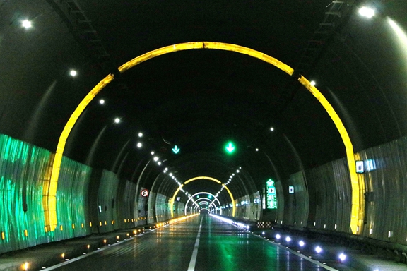 20200427都汶高速汶川至都江堰方向下行方向将于4月28日15时起恢复通行 (3)_副本.jpg