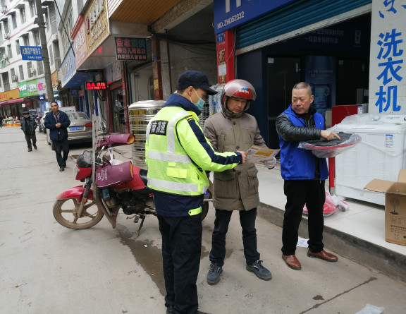 no369-成南公司联合高交执法部门开展全国交通安全日宣传活动(杨帆).jpg no369-成南公司联合高交执法部门开展全国交通安全日宣传活动(杨帆).jpg