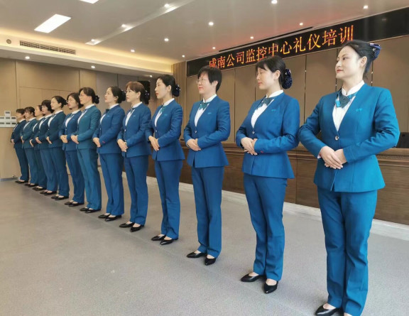 no323-成南公司组织开展监控人员职场礼仪培训活动.jpg no323-成南公司组织开展监控人员职场礼仪培训活动.jpg