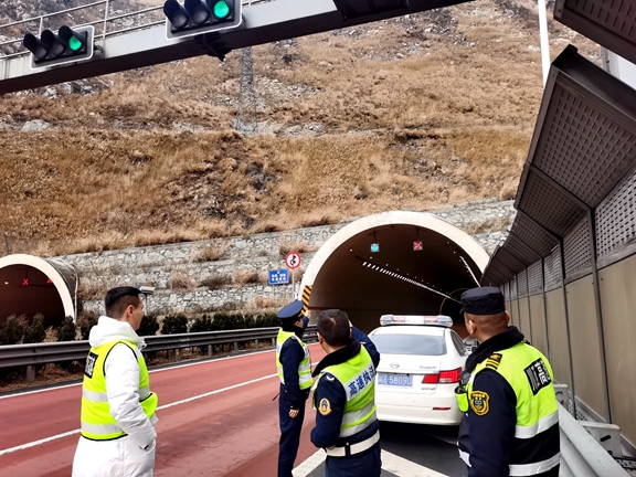 20201231川西公司开展元旦节前安全生产检查 (4)_副本.jpg