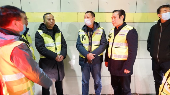 20200114川高公司党委书记、董事长何刚调研都汶高速安全养护工作3_.jpg