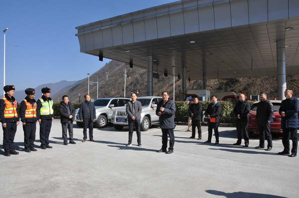 1.11+川高公司党委副书记、总经理王孝国调研慰问雅西公司 1.JPG 1.11+川高公司党委副书记、总经理王孝国调研慰问雅西公司 1.JPG