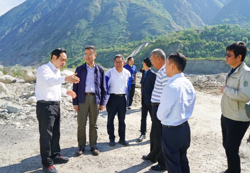 20190926省交投集团党委副书记、总经理冯文生赴都汶高速公路检查指导国庆节前运营保障和灾后恢复工作_Fotor.jpg