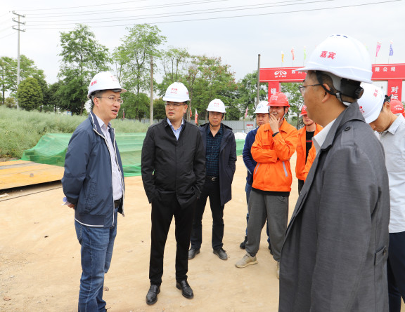 no144-成都市交通运输综合行政执法总队公路水运支队副支队长彭景一行到成都入城复线段调研指导工作1(罗理军).JPG no144-成都市交通运输综合行政执法总队公路水运支队副支队长彭景一行到成都入城复线段调研指导工作1(罗理军).JPG