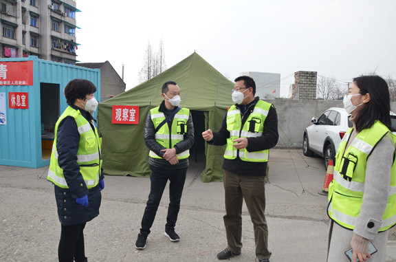 20200211川西公司党委副书记、总经理许金华到绕城高速检查指导防疫工作1_副本.jpg