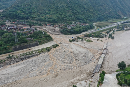 20190820 川西公司积极应对“8.20”泥石流灾害,全面做好应急抢险工作2_副本.jpg