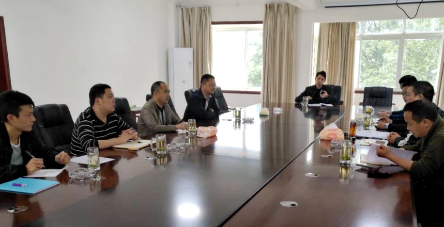 2019918-919黄军副总经理在雷波协调开元棋牌用地事宜_副本.jpg 2019918-919黄军副总经理在雷波协调开元棋牌用地事宜_副本.jpg