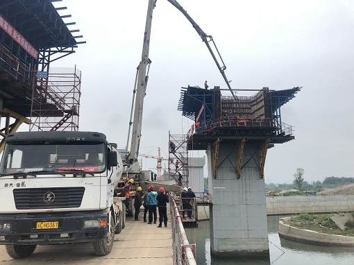 九绵高速LJ33合同段江油涪江特大桥首件0#块浇筑成功.jpg 九绵高速LJ33合同段江油涪江特大桥首件0#块浇筑成功.jpg